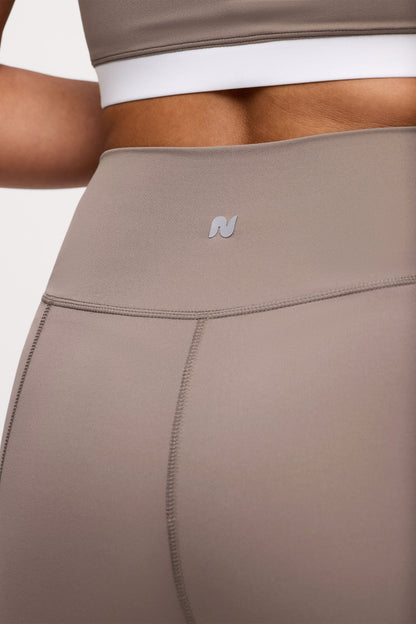 Motion Piped Legging with Pocket | Cocoa
