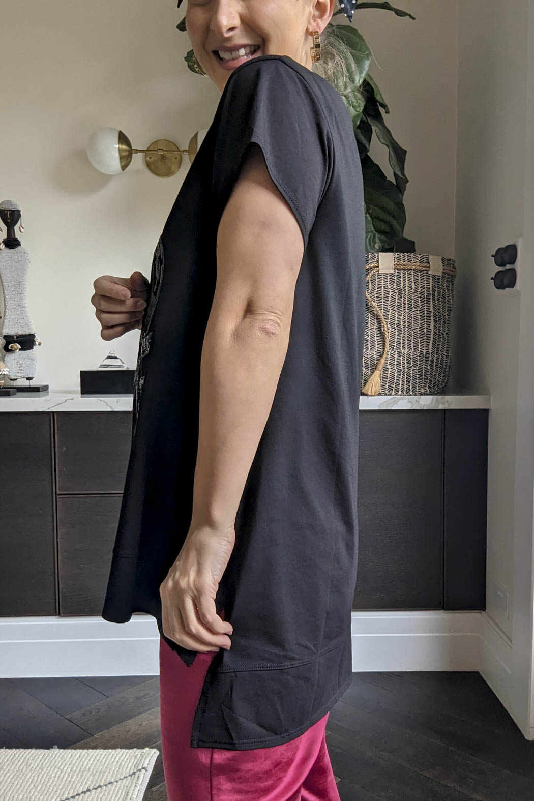 Black Love V-neck T-shirt - Final Sale