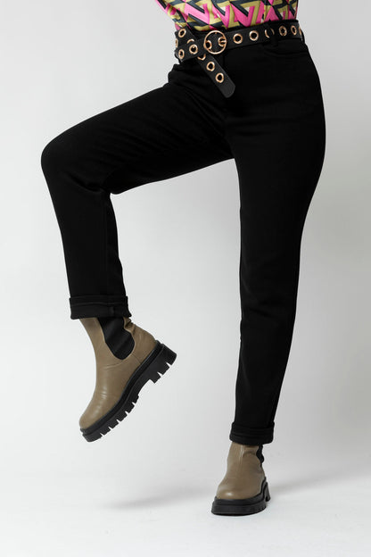 Black Sculpt Easy Fit Pant