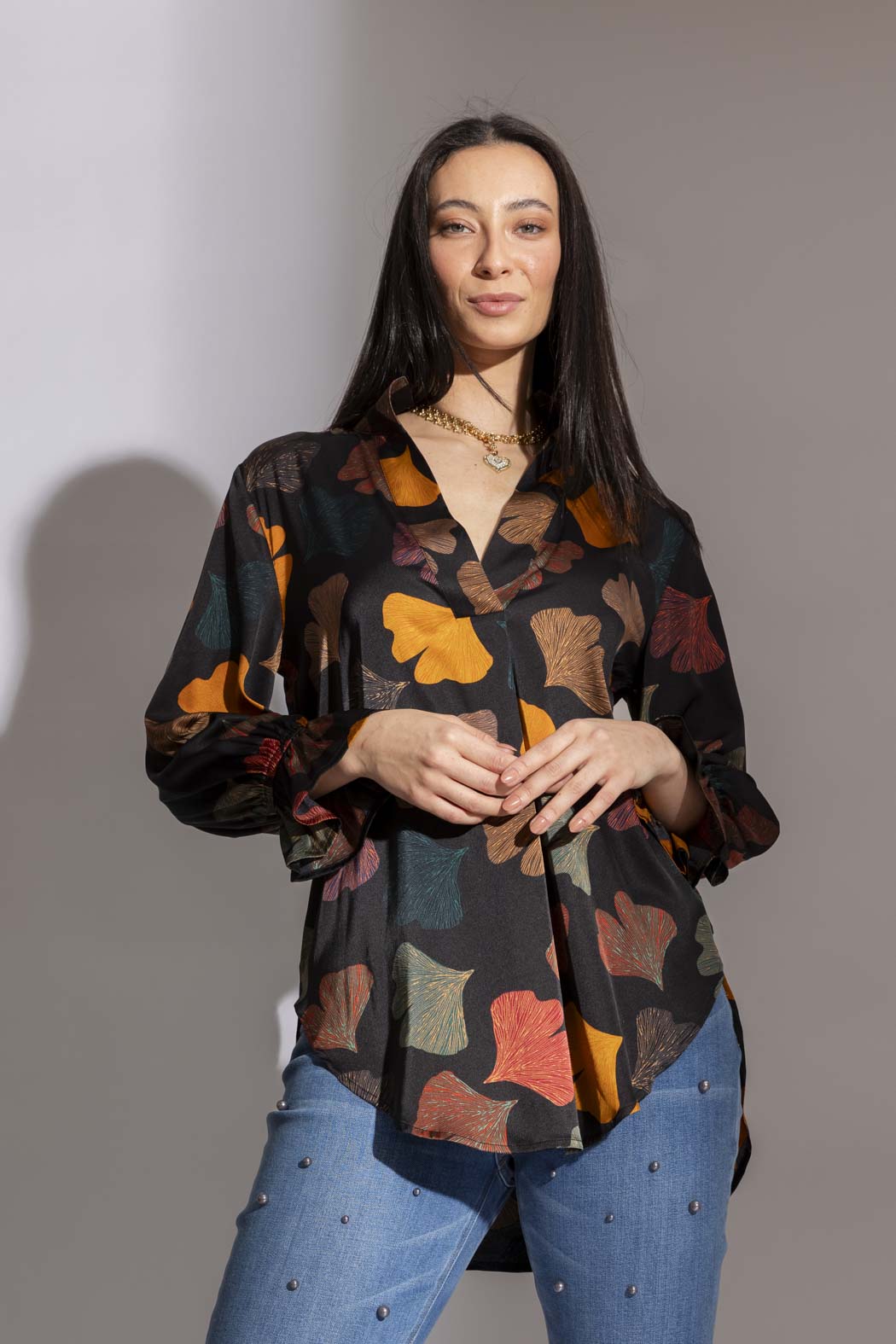 Black Leaf Femme Blogger Shirt