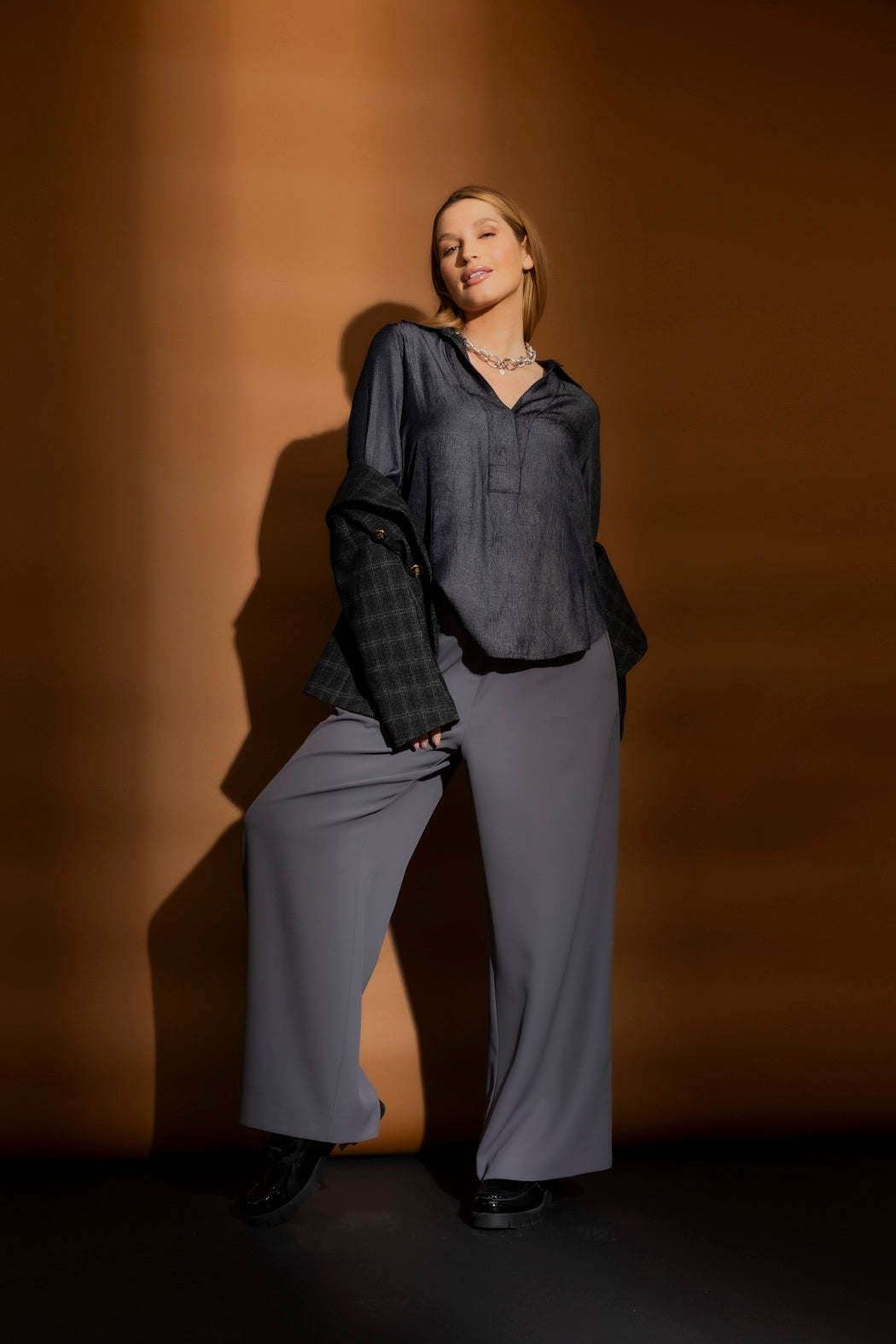 Black Chambray Brit Blogger Shirt