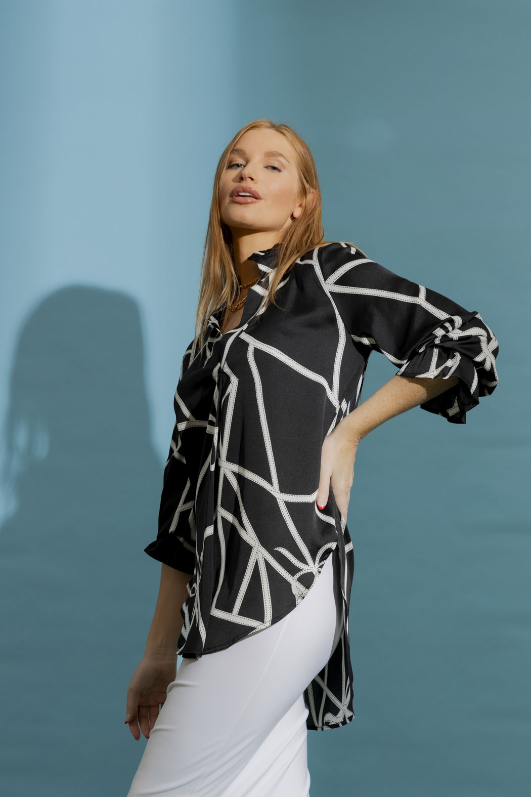 Black/White Ruffle Blogger Shirt
