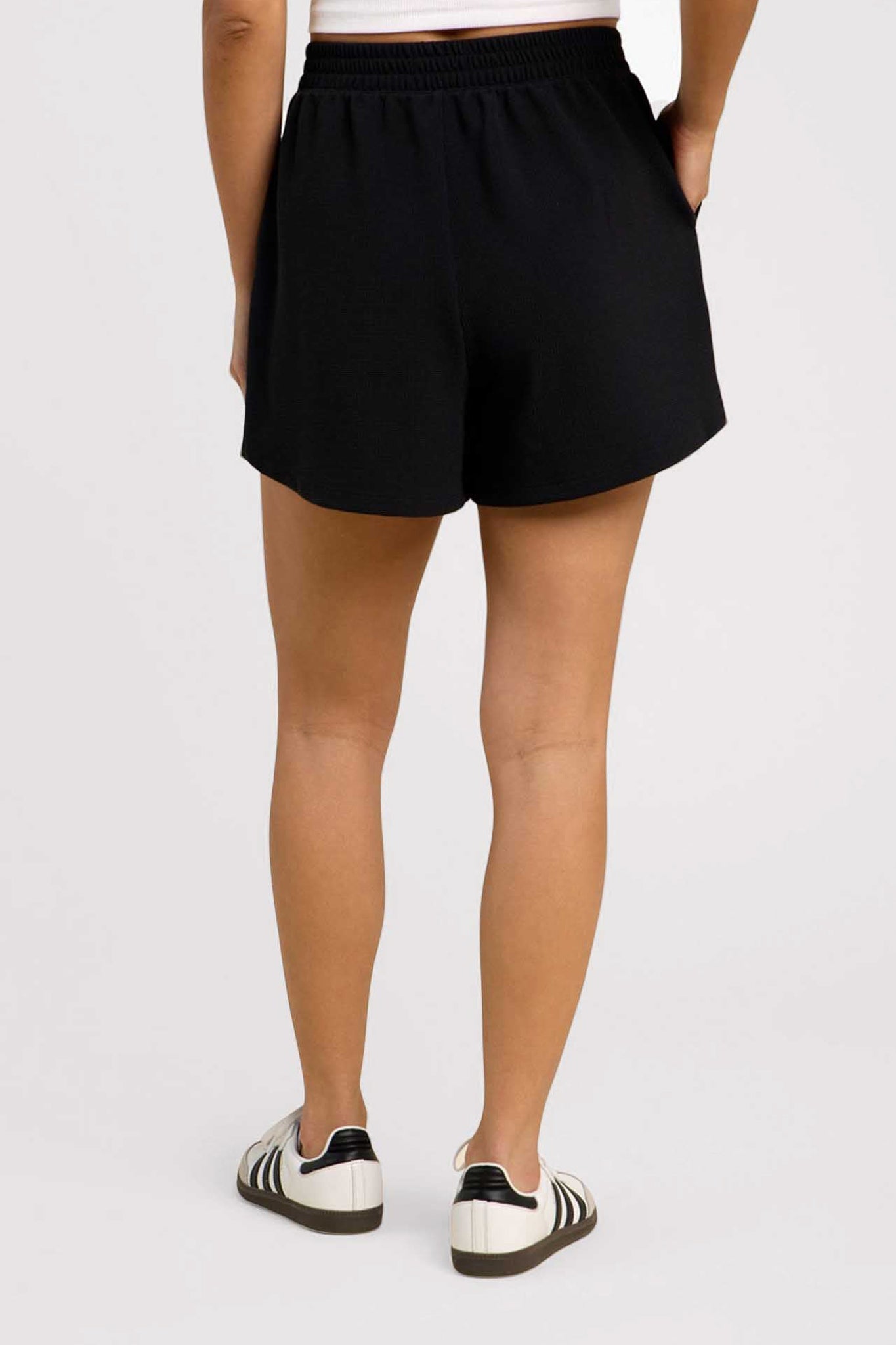 Performance Waffle Short | Black