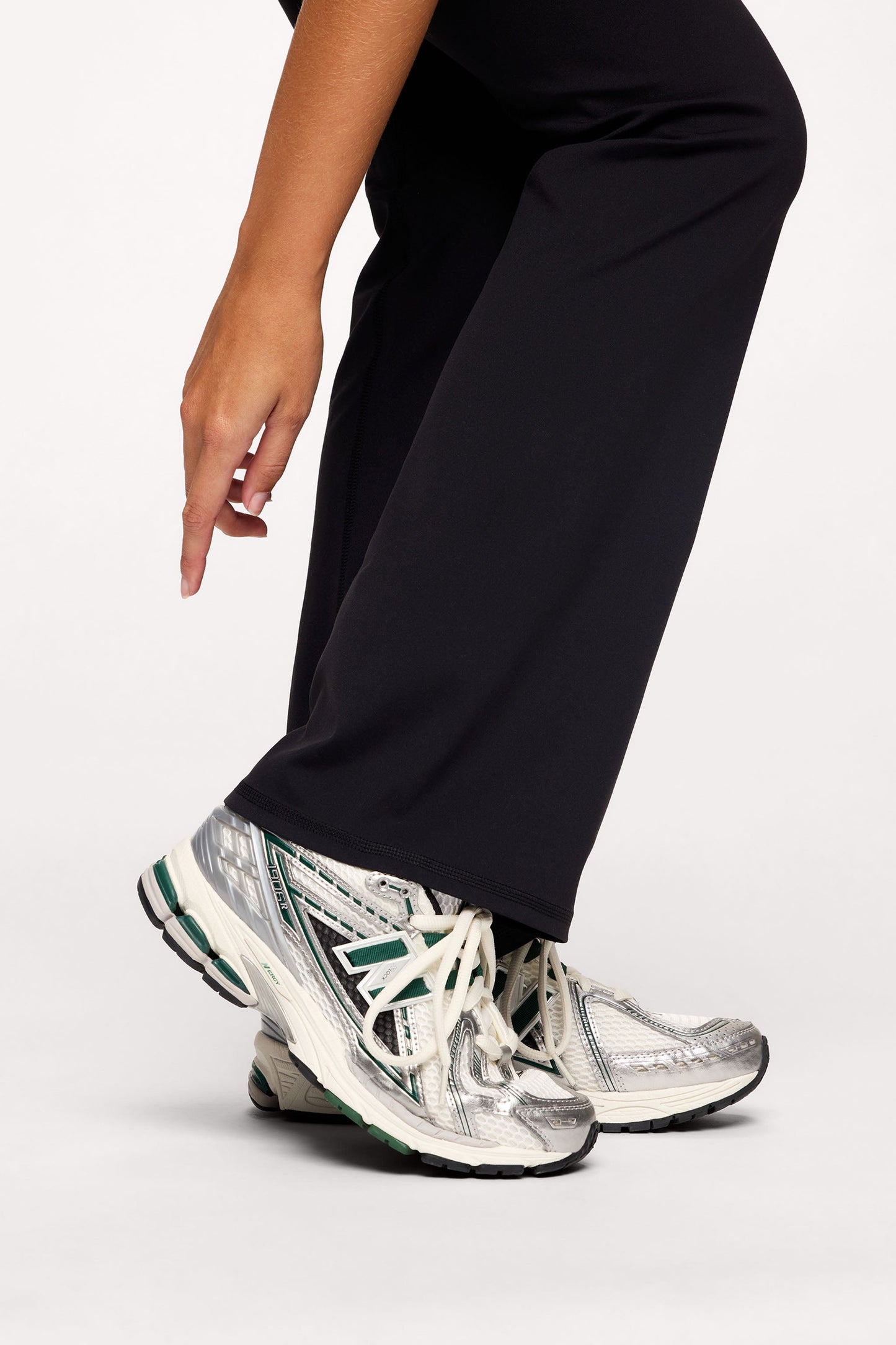 Motion Flare Legging | Black