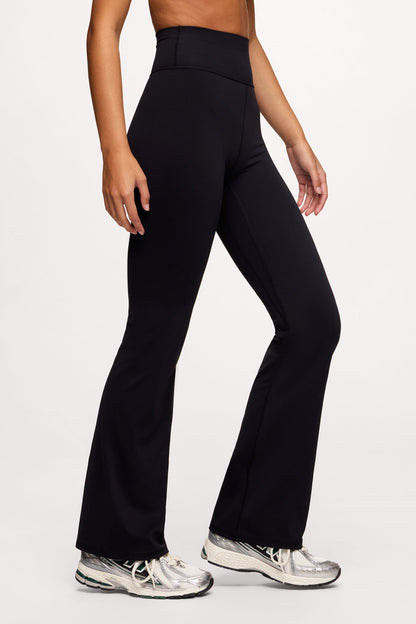 Motion Flare Legging | Black