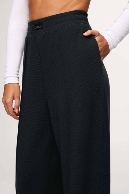 Performance Waffle Wide Leg Pant | Black